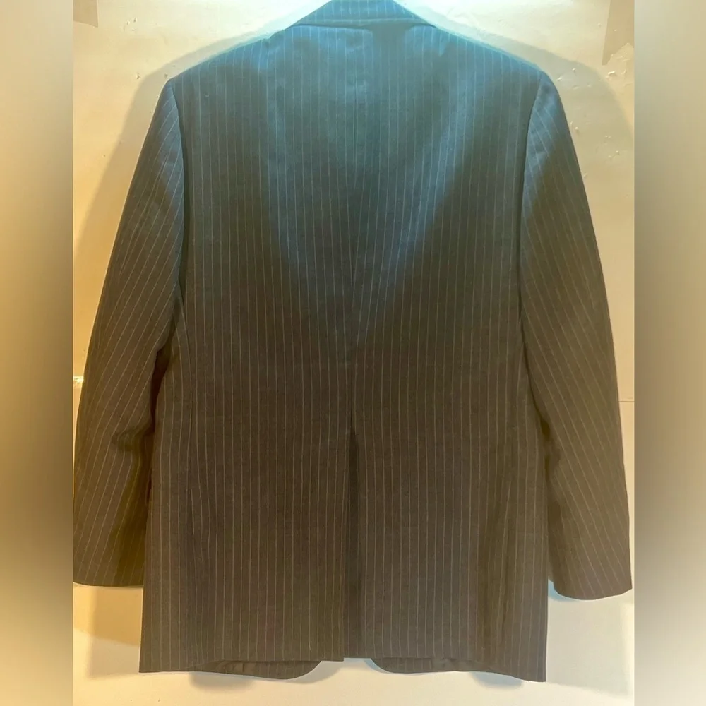 JOHNNY CARSON BLUE WITH GREY PINSTRIPE SUIT SIZE 36 PANTS 32X30